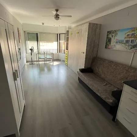 Pi Sunyer Studio. Apartment